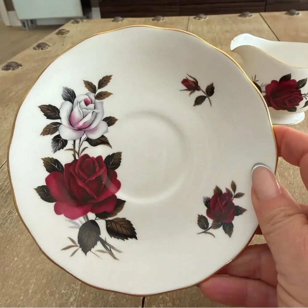 Royal Albert Bone China England Masquerade Vintage50’s Cup Saucer Plates Set